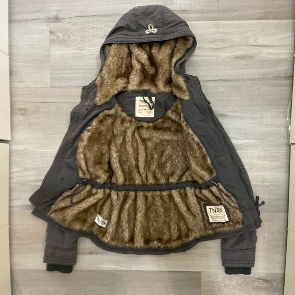 Aritzia TNA Military Jacket Fur Lining Women’s XS - Picture 4 of 10